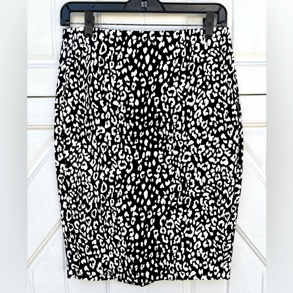 Banana Republic Factory Animal Print Pencil Skirt Black White Size 2